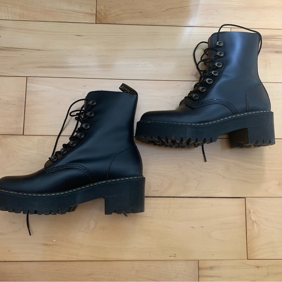 Dr Martens Air Wair LEONA Smooth Black Platform Boots Womens Size 9 - Picture 3 of 11